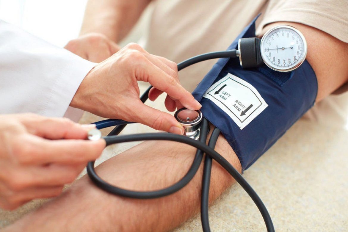 ¿Cómo medir correctamente la presión arterial en casa?