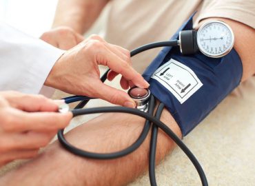 ¿Cómo medir correctamente la presión arterial en casa?