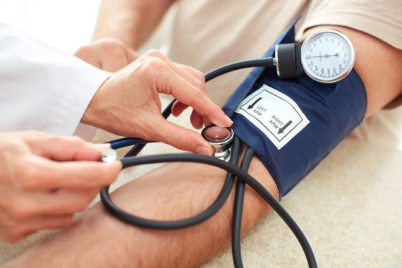 ¿Cómo medir correctamente la presión arterial en casa?